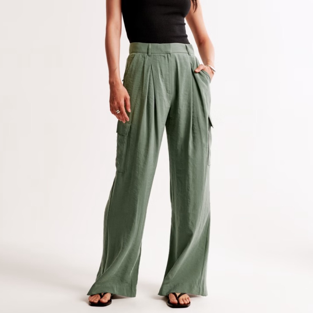 26R Drapey Tailored Cargo Pant